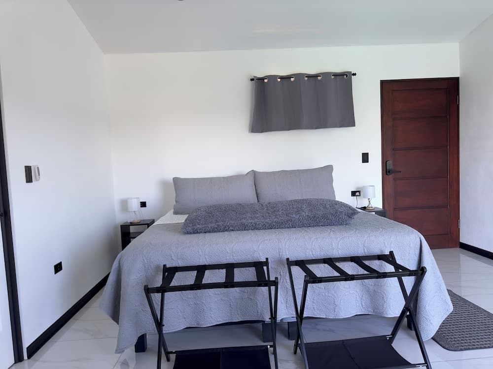 Black & White Apartments Monteverde, Monteverde, photo 6