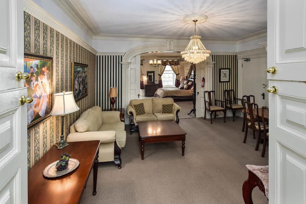 The Noble Suites, Brockville, photo 6