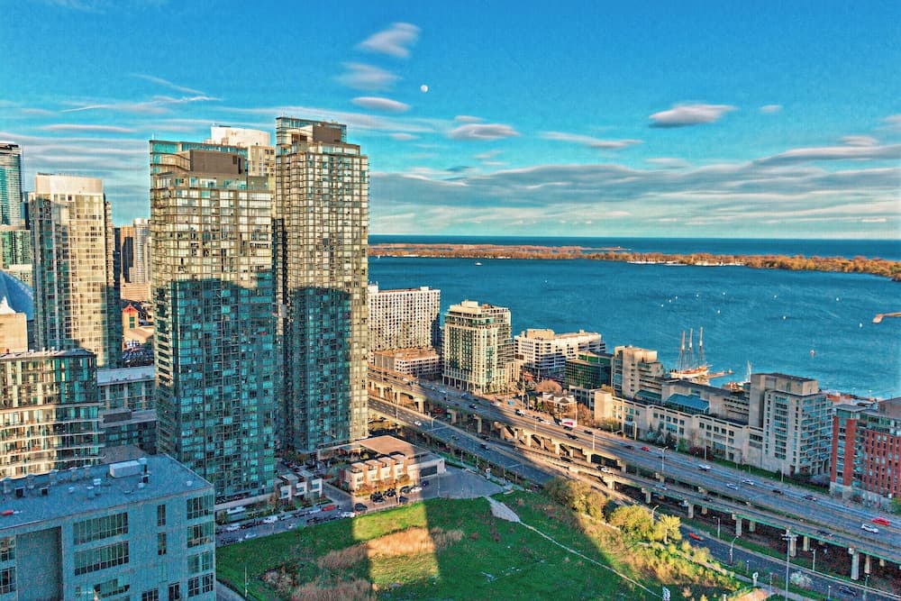 Downtown Toronto Luxury Suites, Toronto