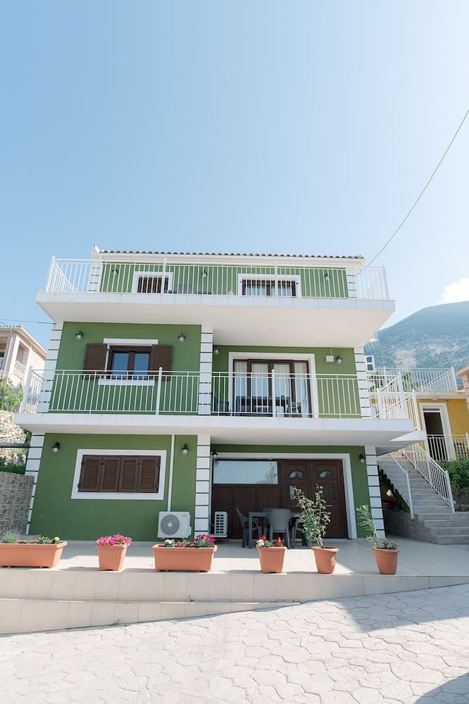 Lakis Residences, Kefalonia