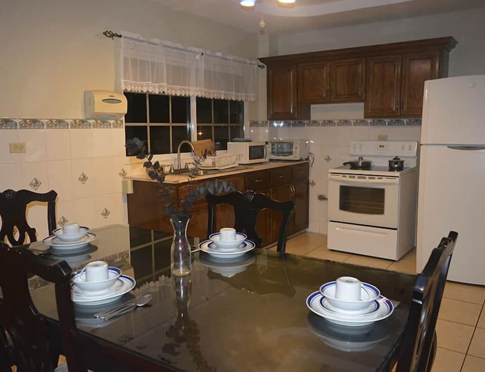 TRAVEL SUITES, San Pedro Sula