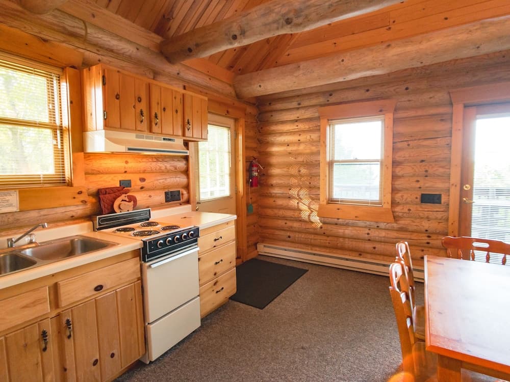 Deer Ridge Resort, Ely, photo 5