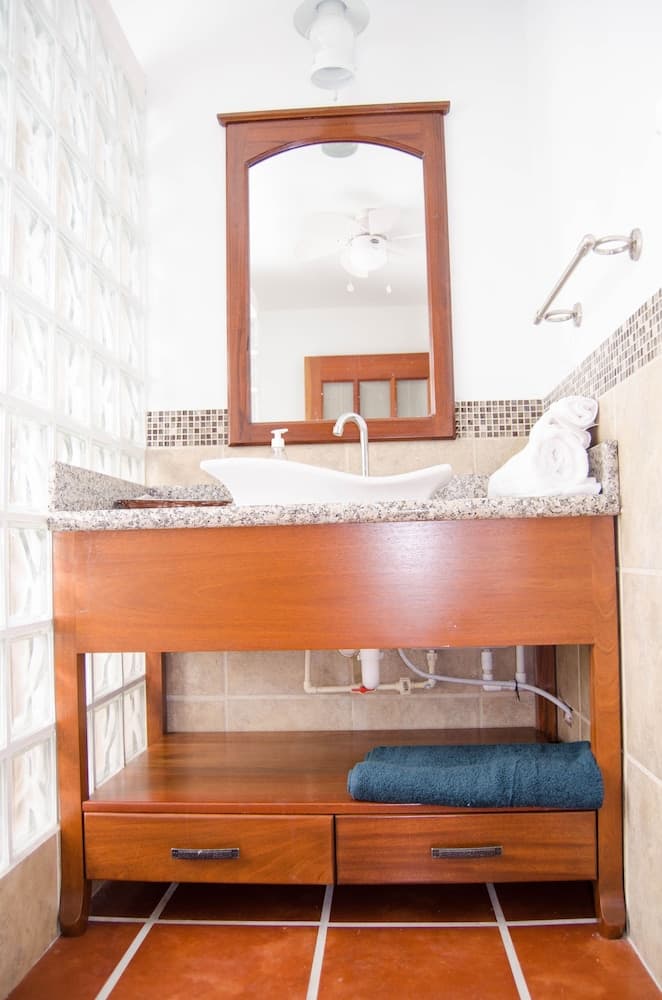 Bamboleo Inn Belize, Ladyville, photo 6