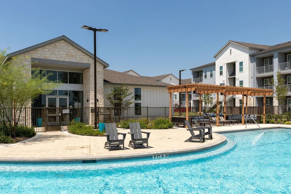 Blue Goose Apartments by Landing, Manor