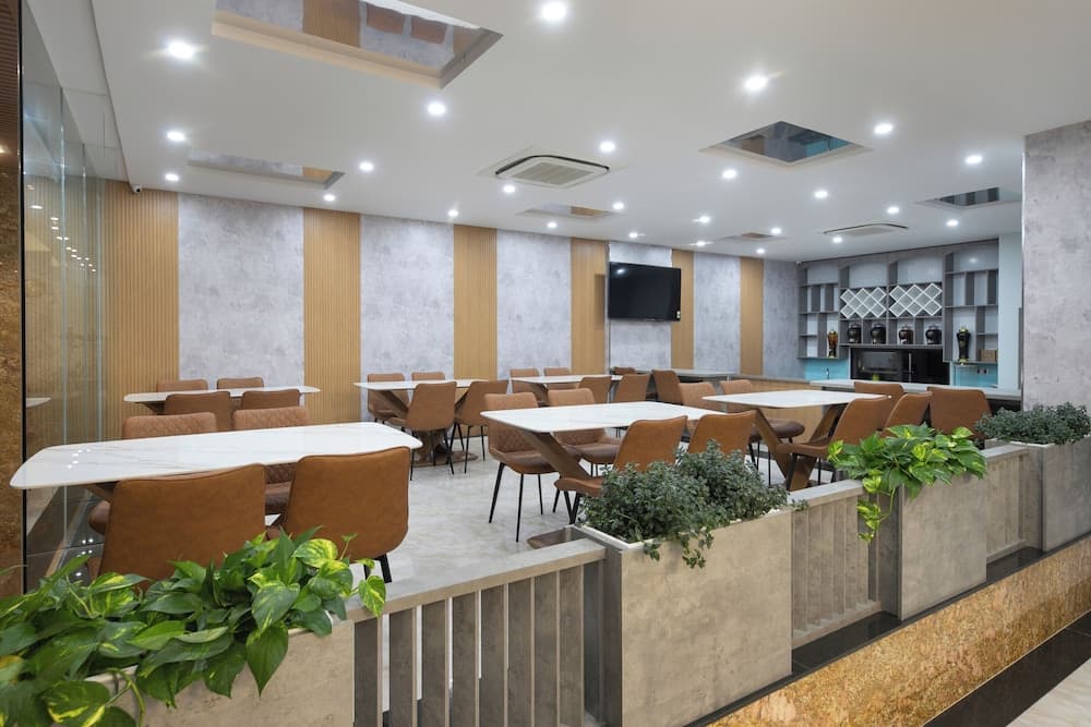 Hummer Hotel & Apartment Danang Beach, Da Nang, photo 4