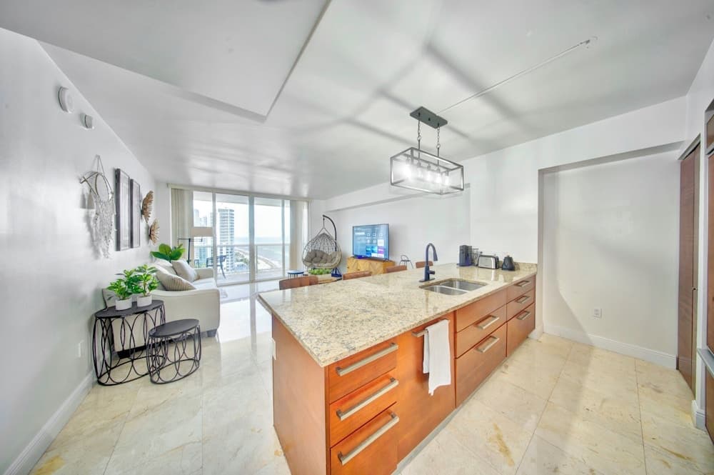 South City Suites, Hallandale Beach, photo 6