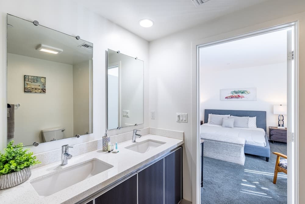 Heaven on Hollywood Boulevard Furnished Apartments, Los Angeles, photo 2