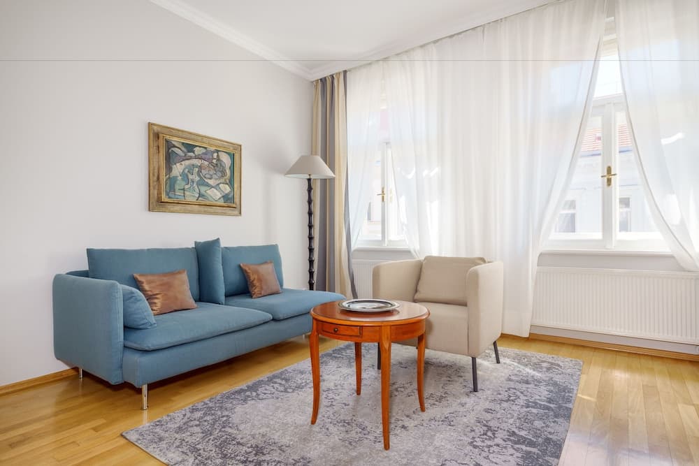 Hunger Wall Residence, Prague