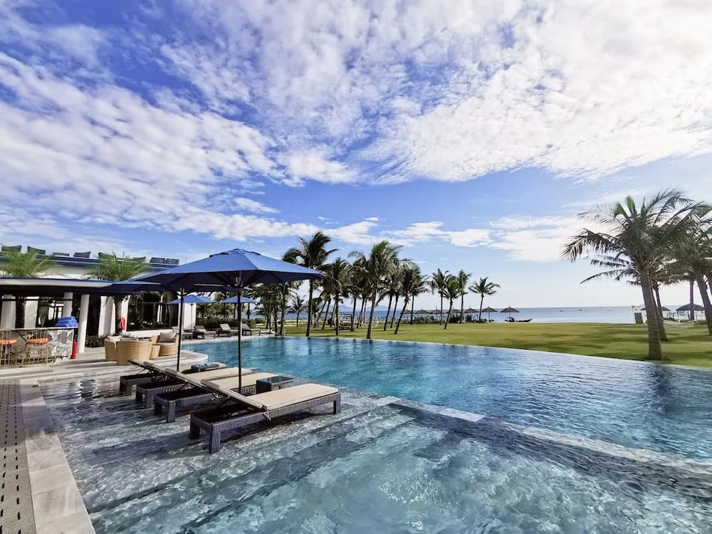 Mona Luxe Apartment, Dien Ban