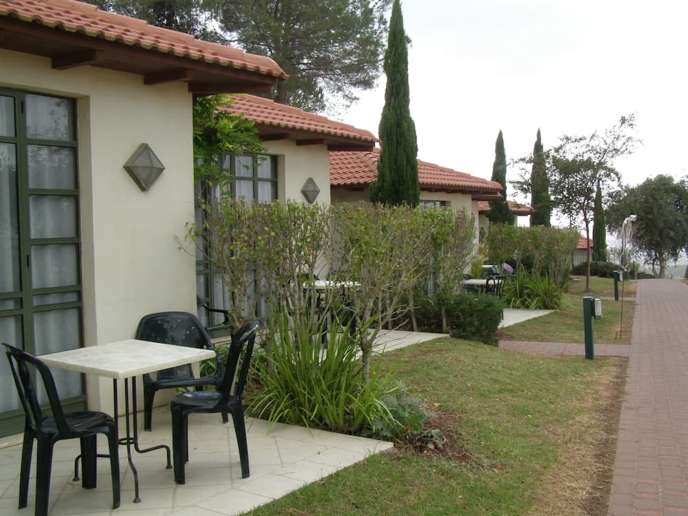 Shoresh Green Hills Family Suites Hotel, Mateh Yehuda, photo 5