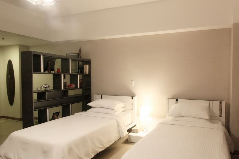 MaxStays Max Style at The Venice Residences, Taguig, photo 2