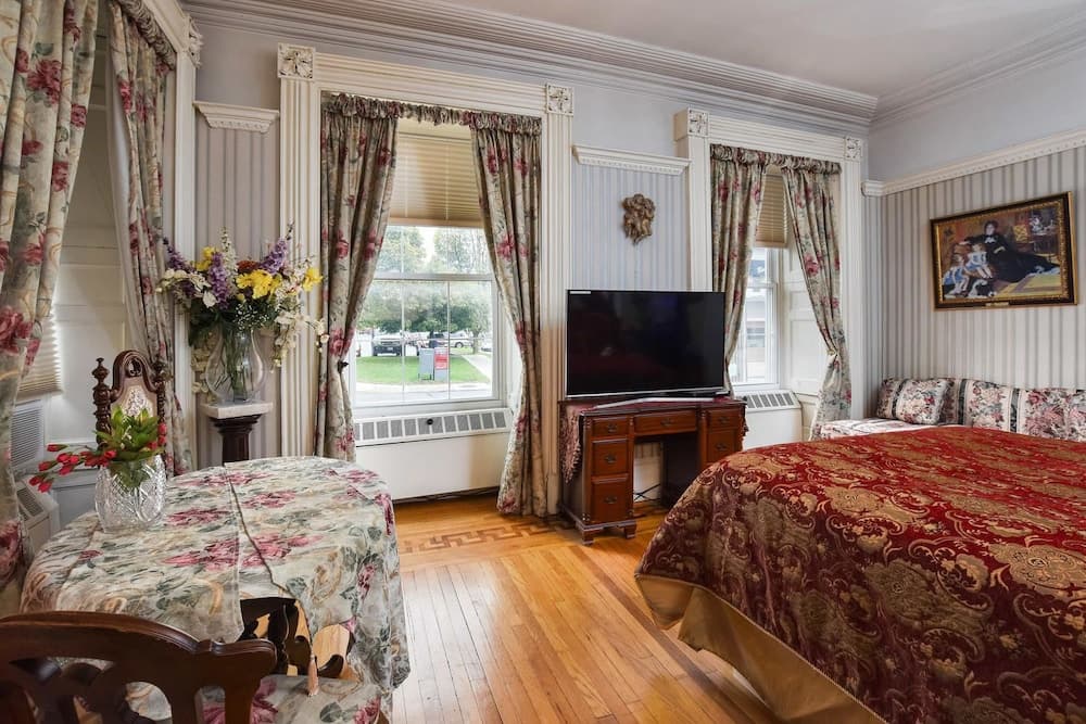 The Noble Suites, Brockville, photo 2