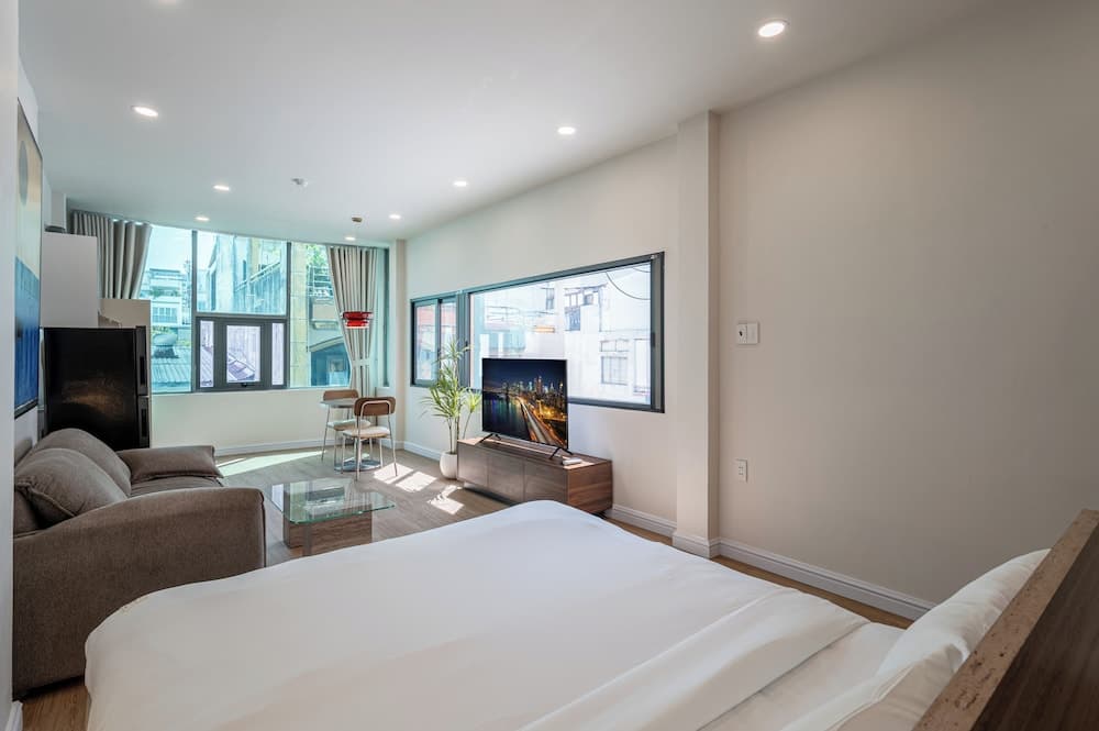 Home by CR Concept in The Center, Ho Chi Minh City, photo 3