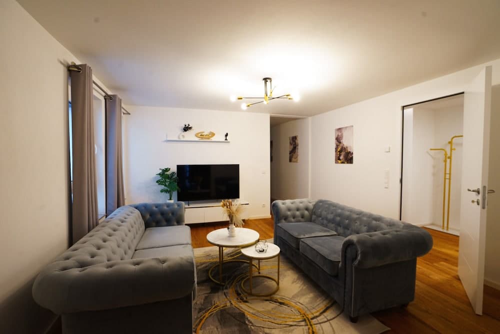 KC Hostings - Prestige Apartments, Reutlingen