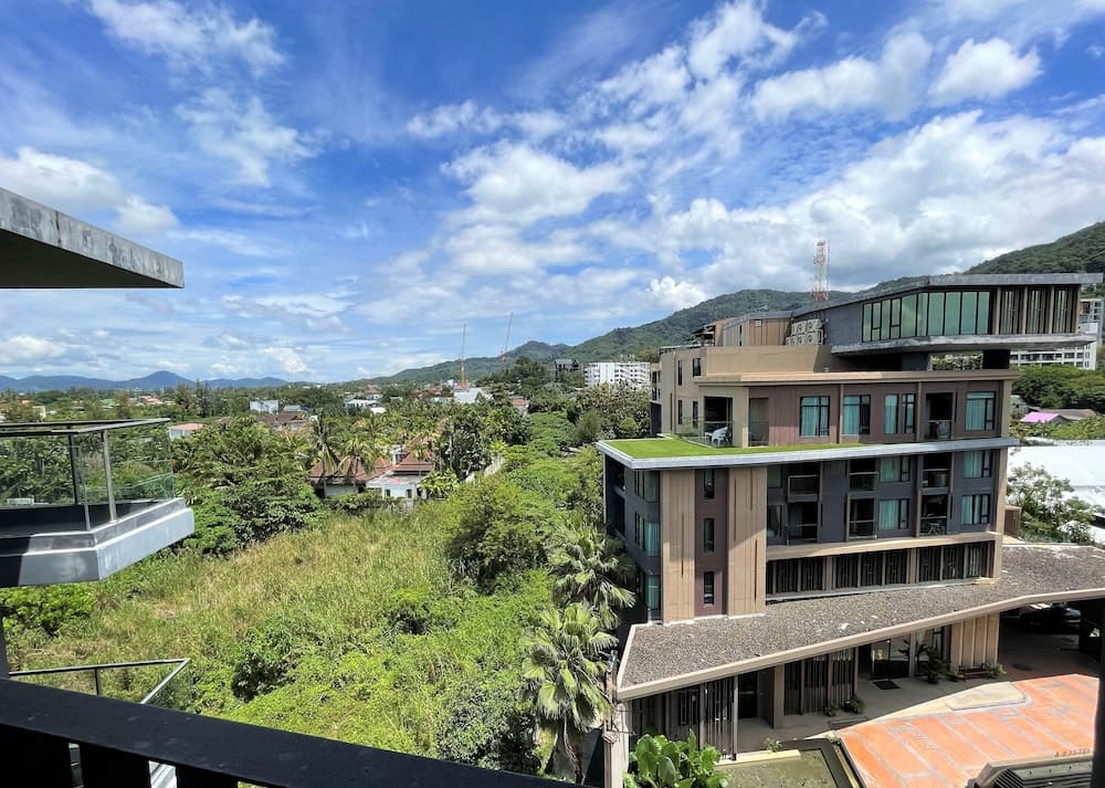 6 Avenue Surin by Lofty, Choeng Thale