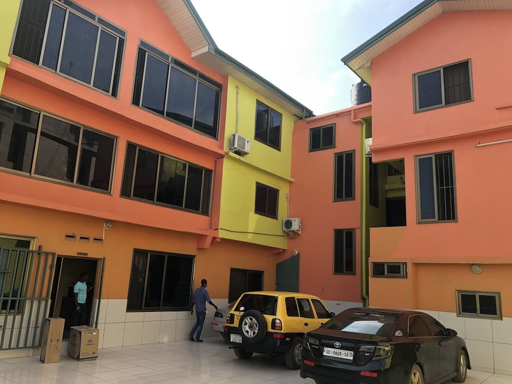 Ricardo's property, Accra
