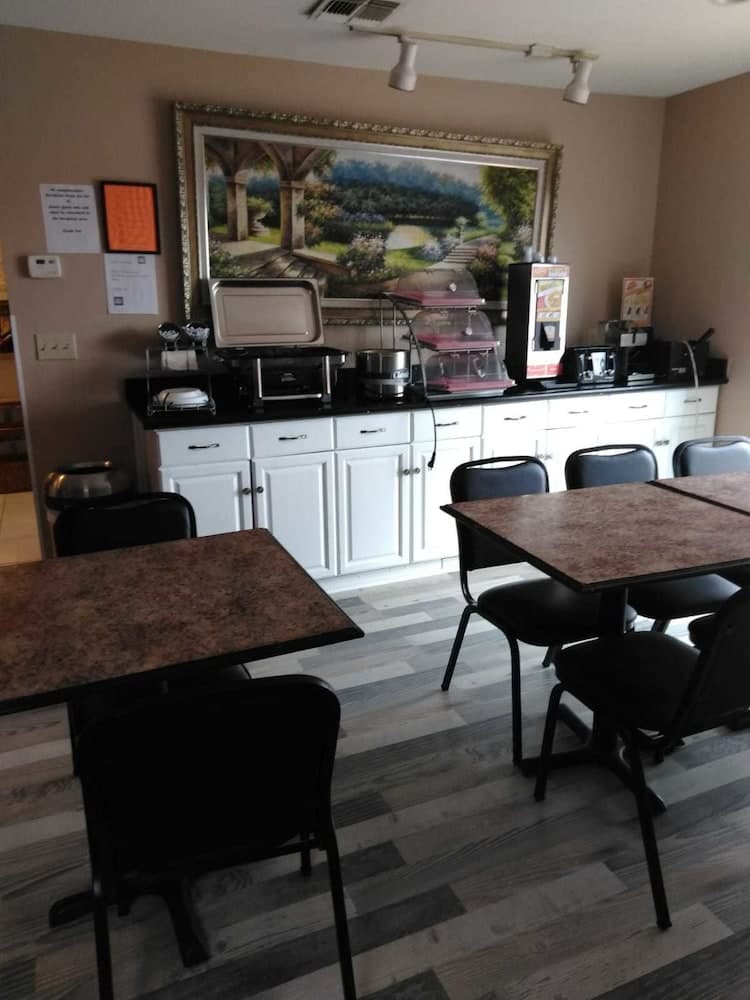 Hawthorn Extended Stay by Wyndham Wichita, Wichita, photo 3