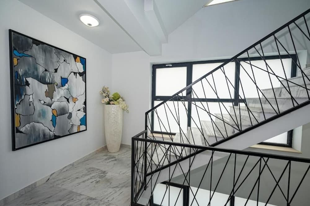 Signature Promenada Hotel-Apartments 2, Navodari, photo 3