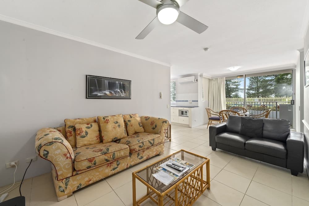 Sandpiper Apartments, Broadbeach, photo 6