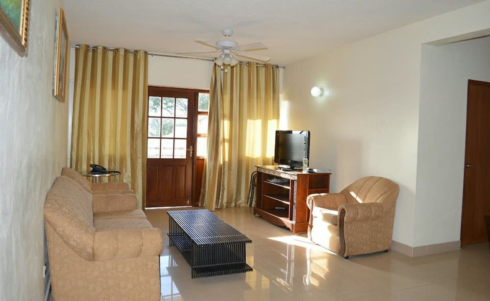 CHOJ Rentals - Sun Island Apartments, St. Lawrence Gap, photo 2