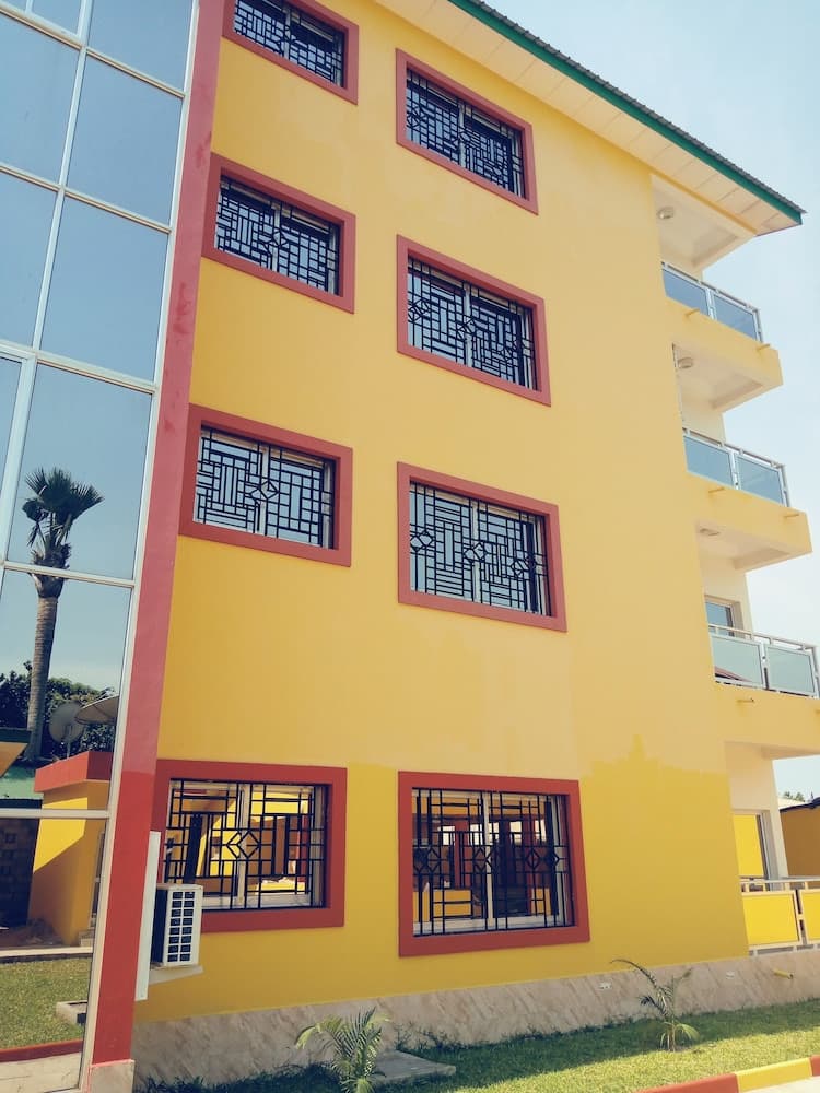 Akkwa2Suites Apartments, Serrekunda