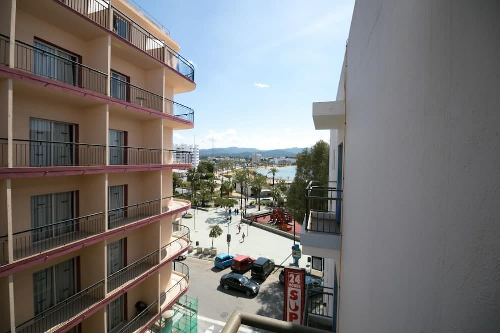 The Blue Apartments by Ibiza Feeling - Adult Only, Sant Antoni de Portmany, photo 6
