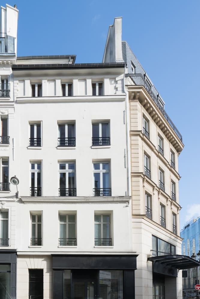 Apartments du Louvre - St-Honoré, Paris