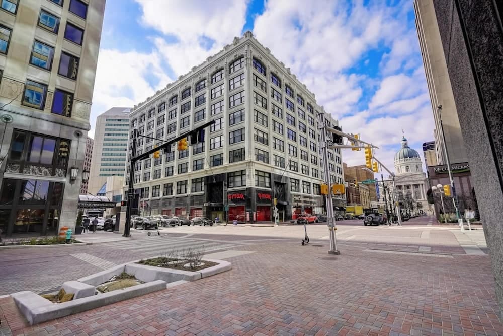 CozySuites The Block Skybridge Access, Indianapolis