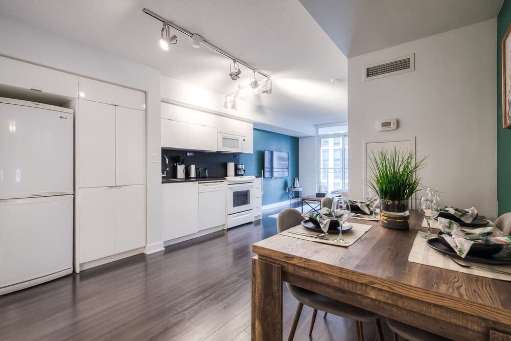Skyline Waterfront Retreat, Toronto, photo 5