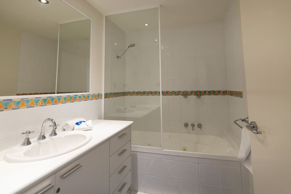 Aqua Promenade Beachfront Apartments, Sunrise Beach, photo 4