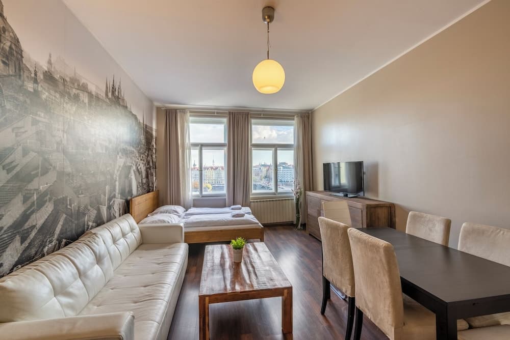 Janáčkovo nábřeží - Riverside Residence, Prague, photo 2
