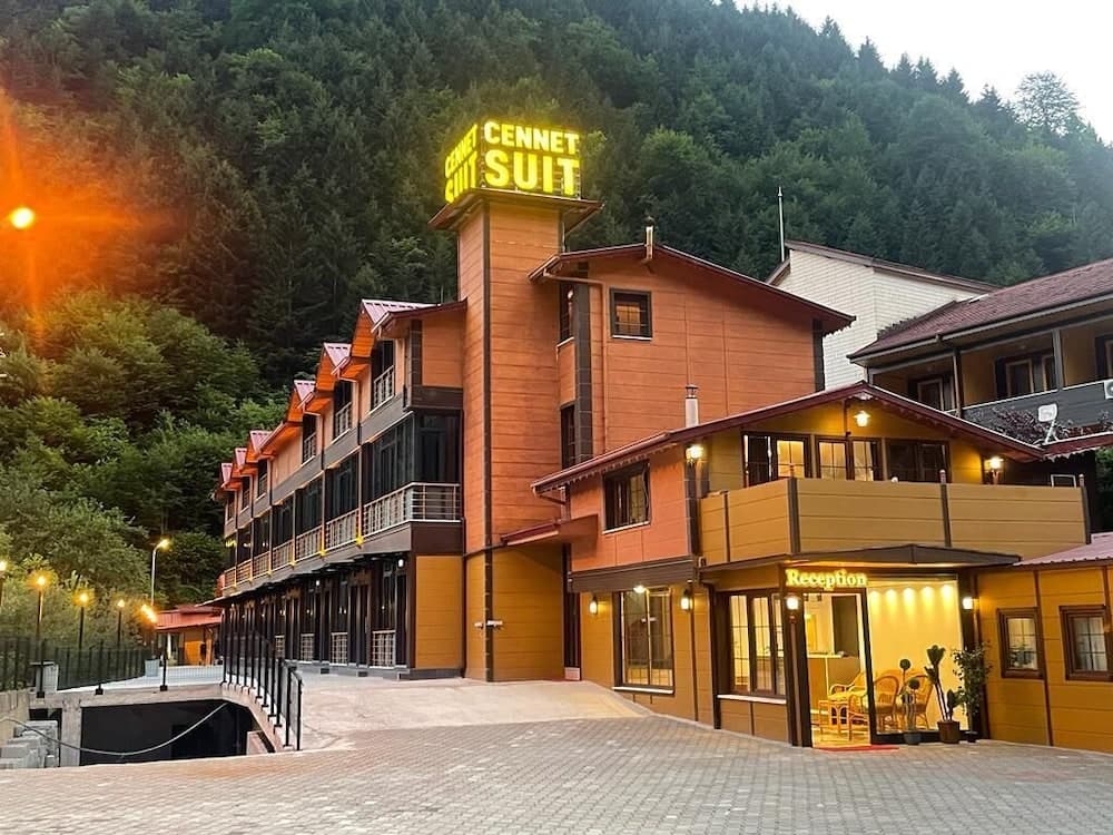 CENNET SUİT, Çaykara