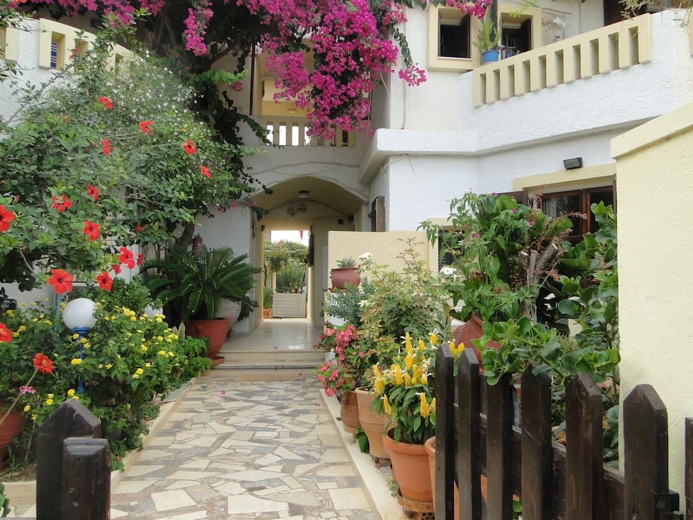 Paradise Inn, Agios Nikolaos