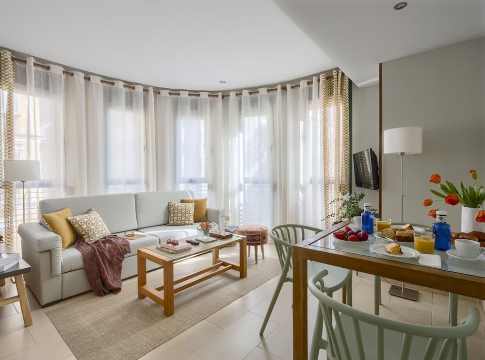 Apartamentos Suites Oficentro Original, Málaga