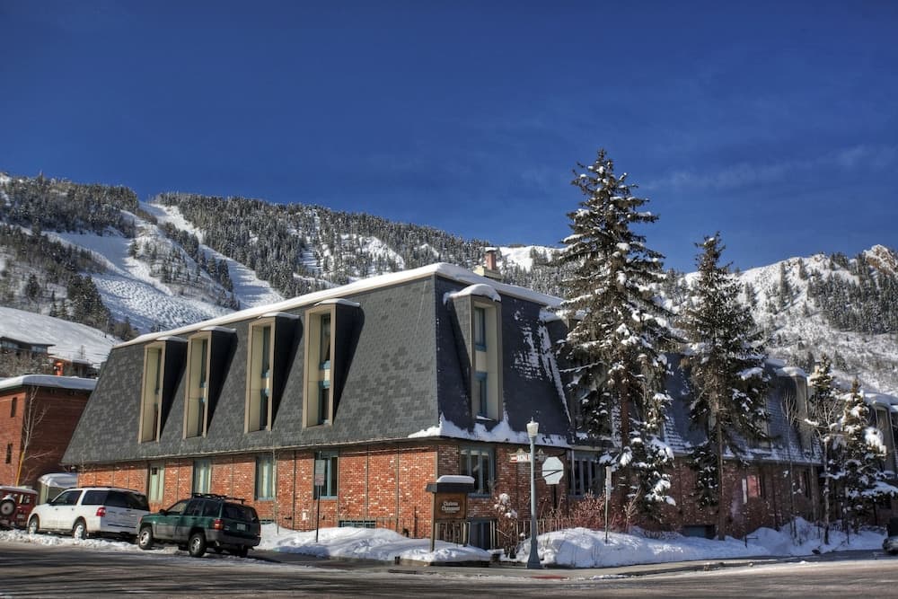 Chateau Chaumont & Dumont Condominiums by Frias, Aspen