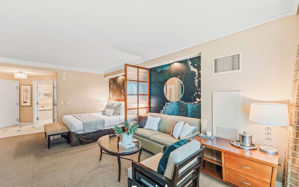 Premium Suite w/balcony at The Signature, Las Vegas, photo 2