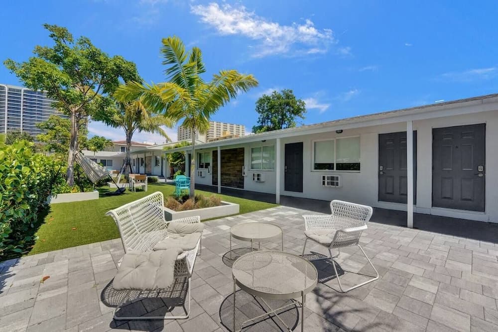 Pelican by Stay Hospitality, Pompano Beach