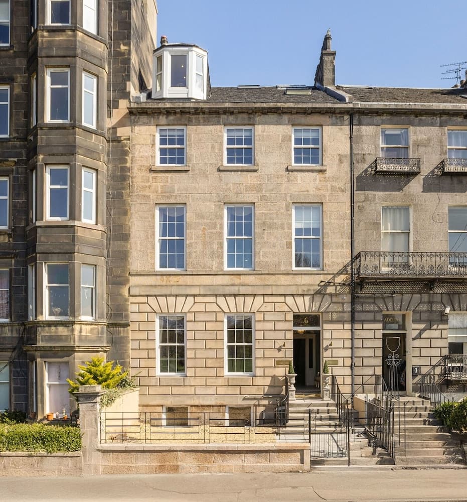 The Townhouse, photo 1
