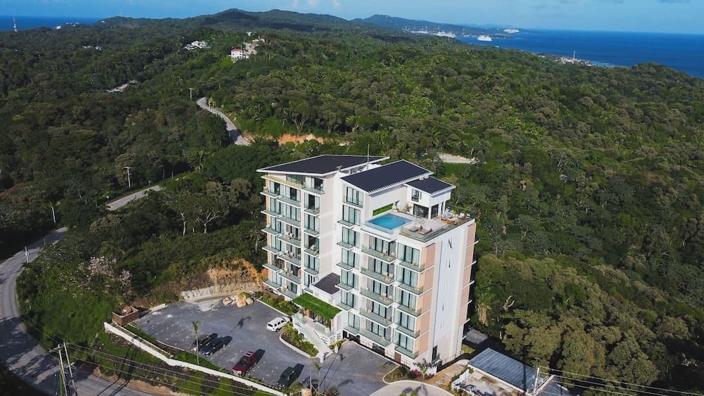 Arihini, Roatan