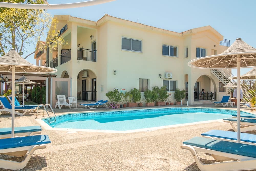 Hill View Restaurant & Apartments, Pissouri