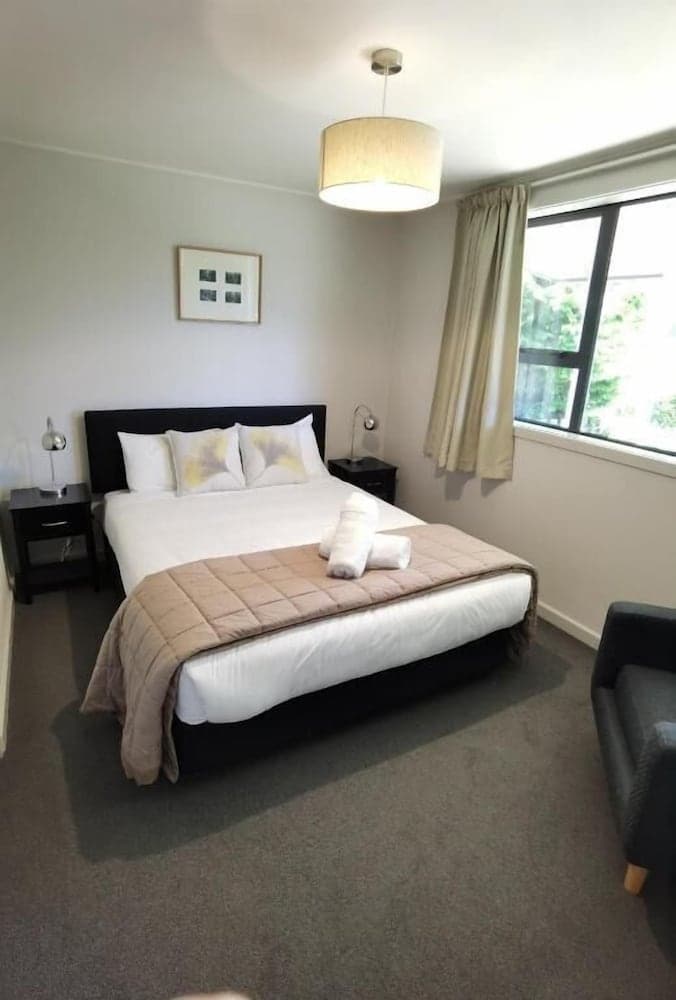 Milford Road Apartments, Te Anau, photo 2
