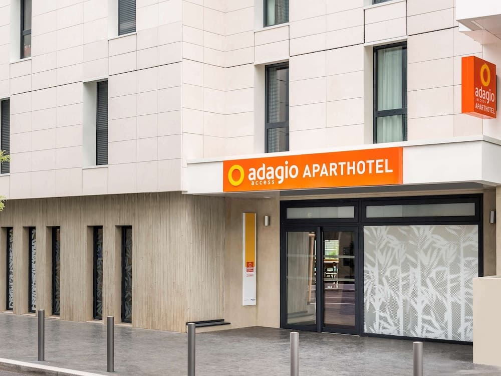 Building at Aparthotel Adagio Access Colombes La Défense