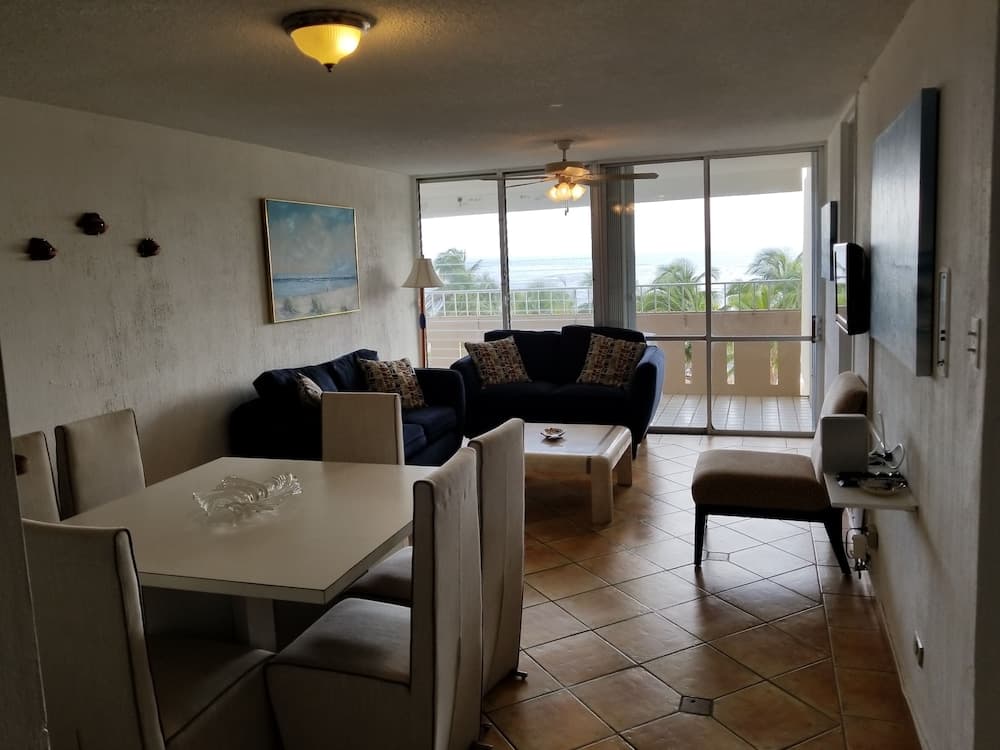 Oceansound Suites, Luquillo