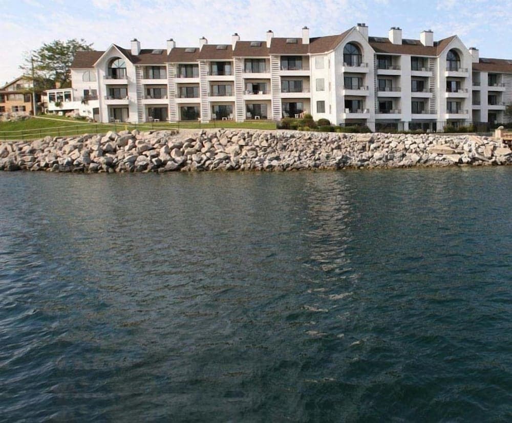 Edgewater Inn- Charlevoix, Charlevoix