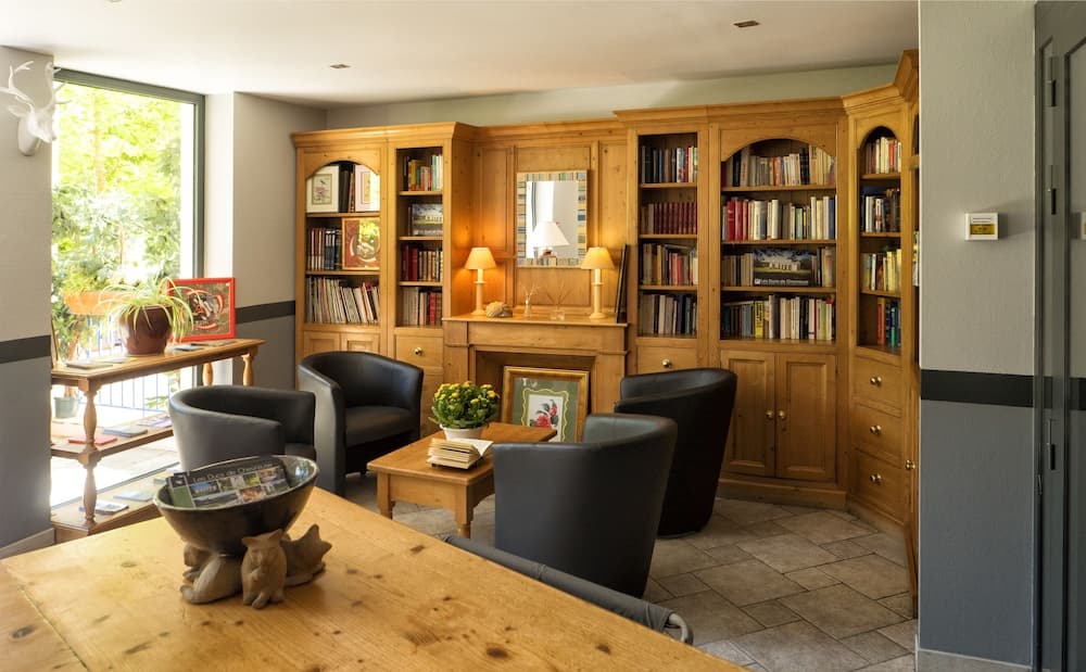 Residence Hotel Les Ducs De Chevreuse, Chevreuse