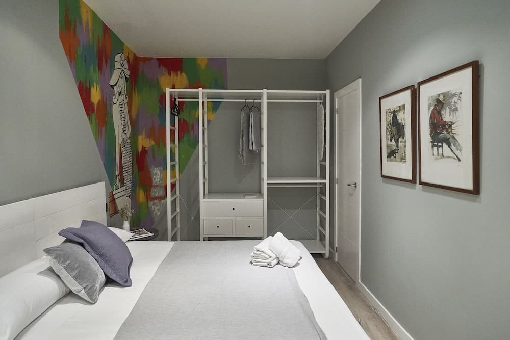 AinB Las Ramblas Colón Apartments, Barcelona, photo 6