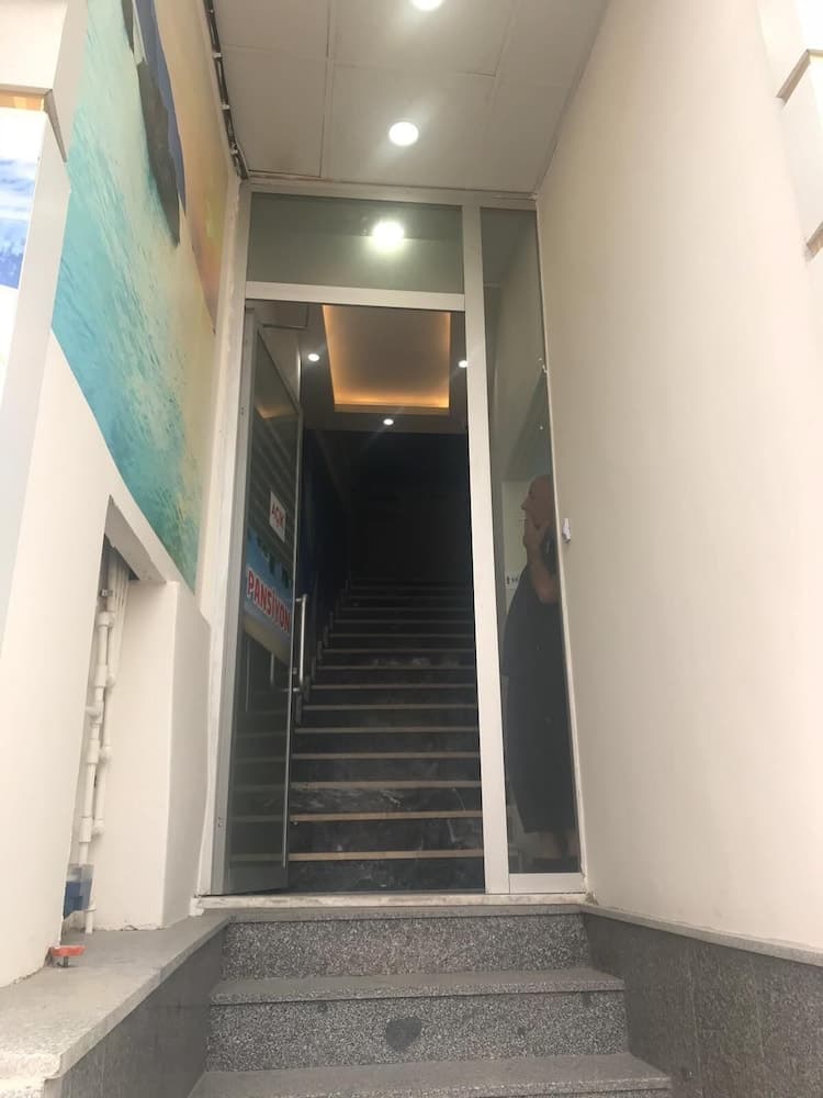Asya Geyikli Apart Otel, Ezine