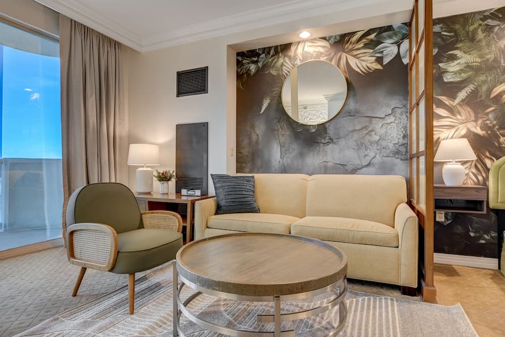 Premium Suite w/balcony at The Signature, Las Vegas, photo 4