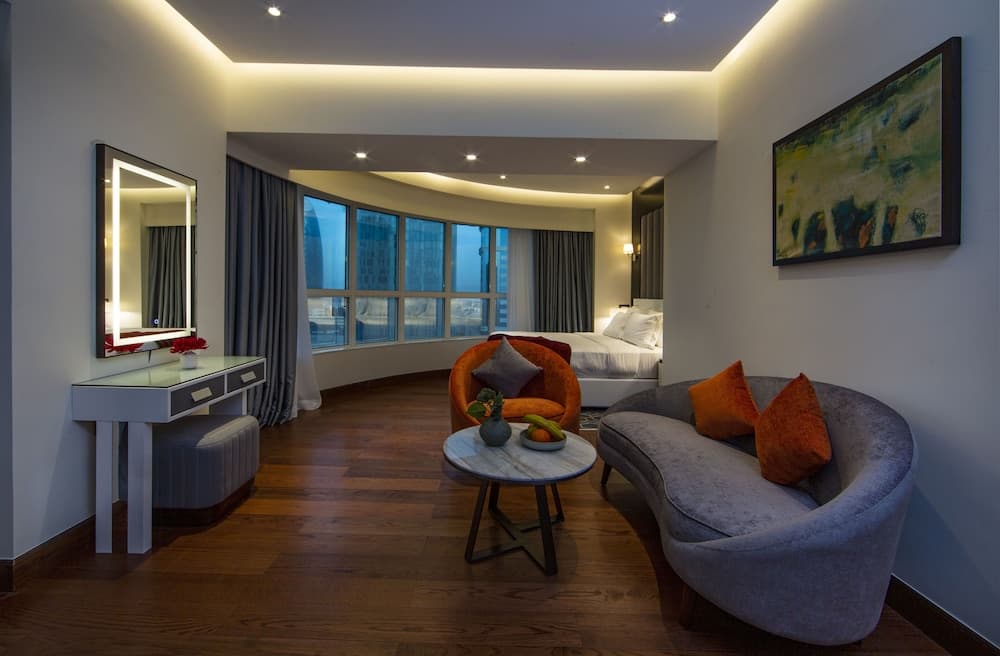 Number One Tower Suites, photo 3
