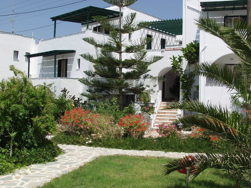 Pyrgos Beach Studios, Naxos